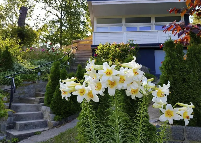 In Sued-waldhanglage Mit Seeblick By Interhome Holiday home *
