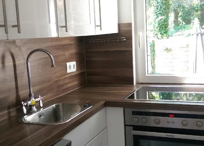 In Sued-waldhanglage Mit Seeblick By Interhome Сasa de vacaciones *